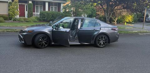 Toyota Camry Hybrid 2024