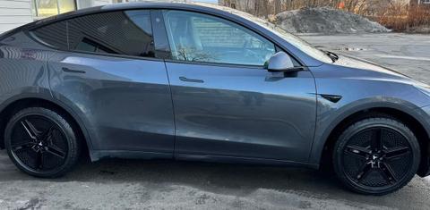 Tesla Model Y 2025
