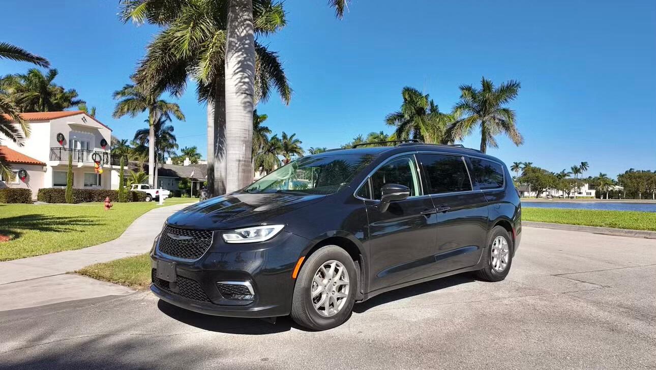 Chrysler Pacifica 2023 in Orlando, FL