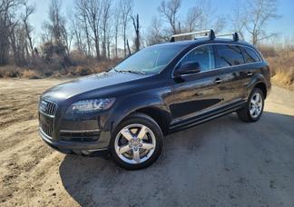 Audi Q7 car