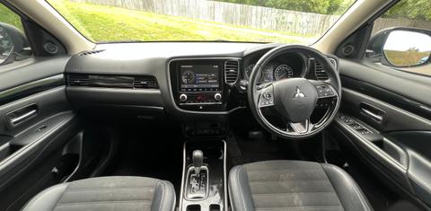 Mitsubishi OUTLANDER 2020