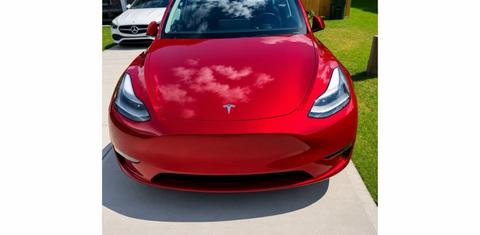 Tesla Model Y 2024
