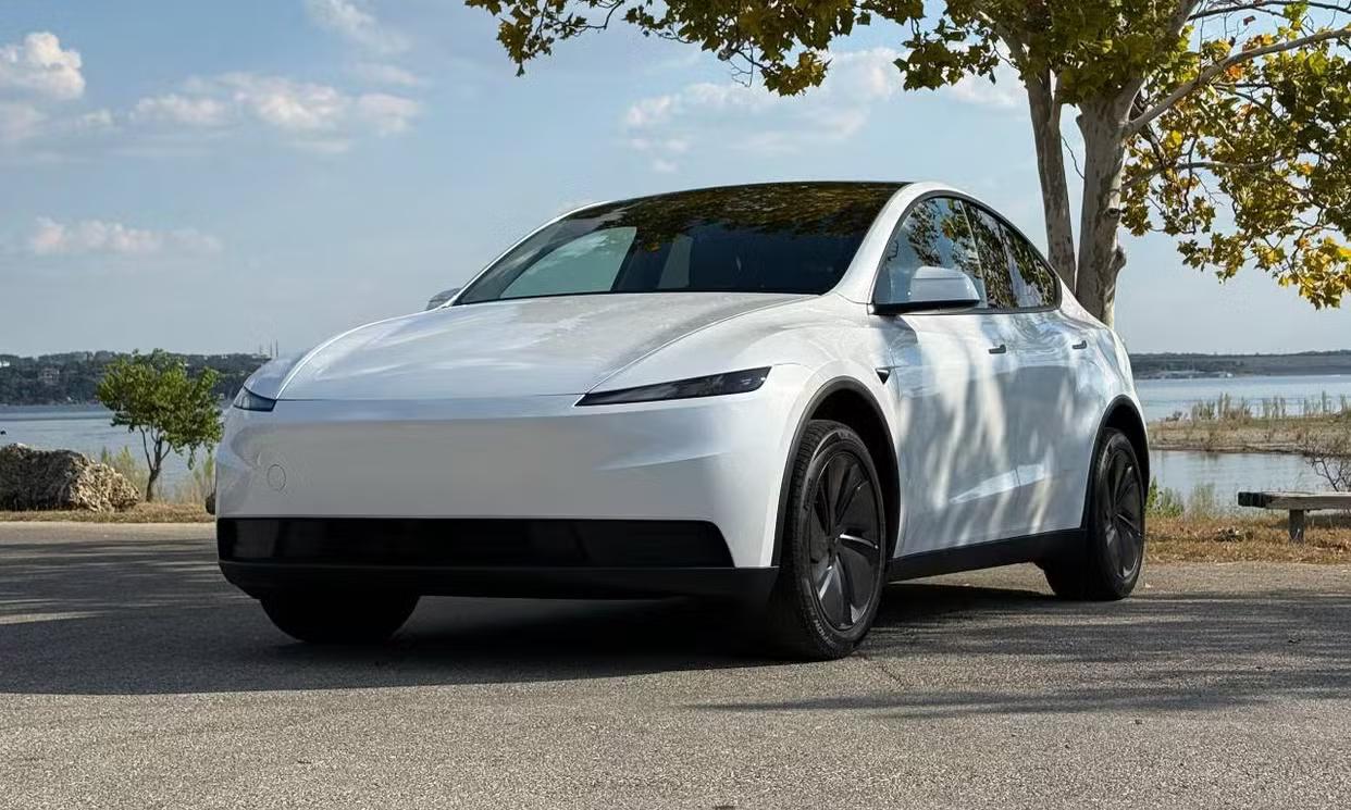 Tesla Model Y 2026 in Miami, FL