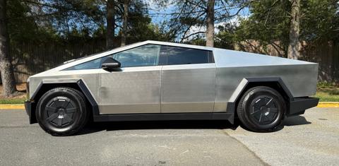 Tesla Cybertruck 2025
