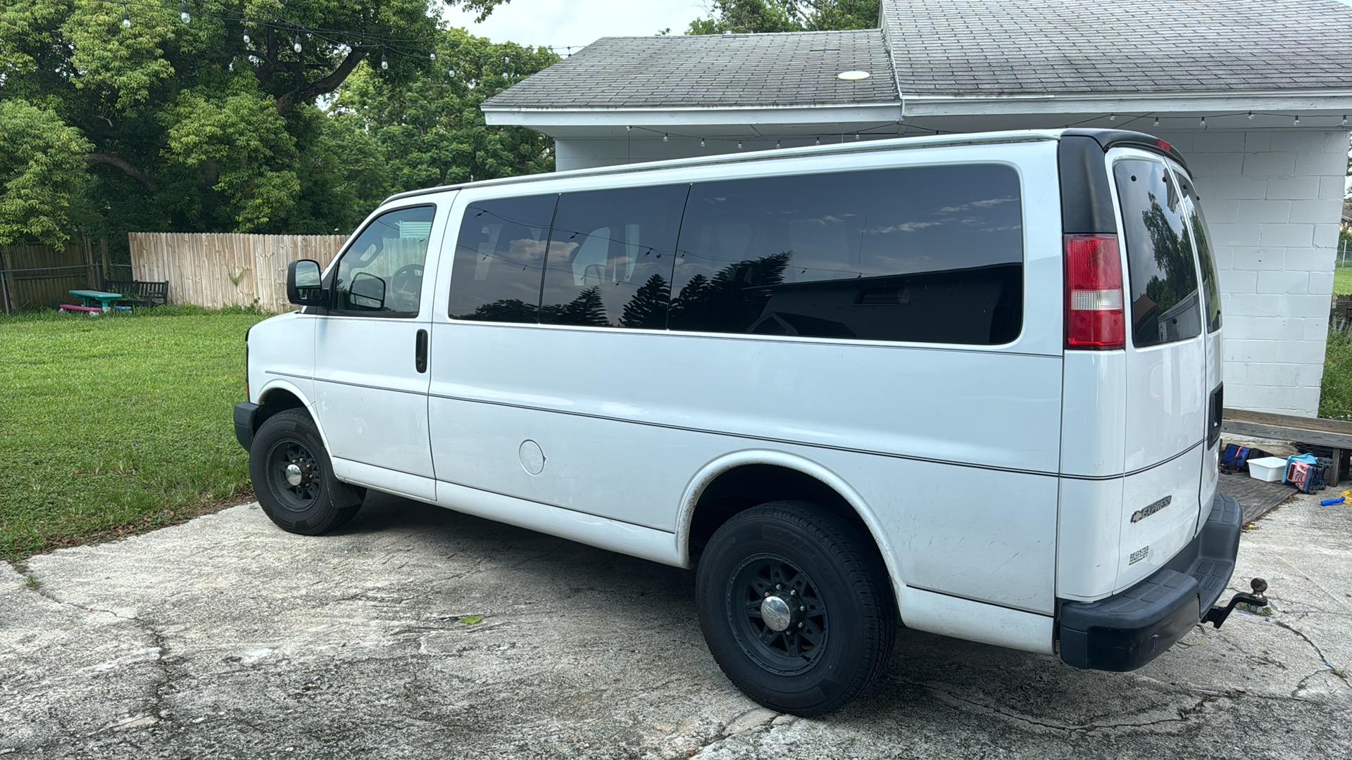 Chevrolet Express 2017 in 