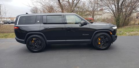Rivian R1S 2024