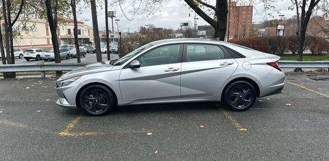 Hyundai Elantra 2023
