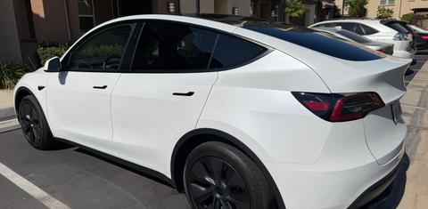 Tesla Model Y 2025