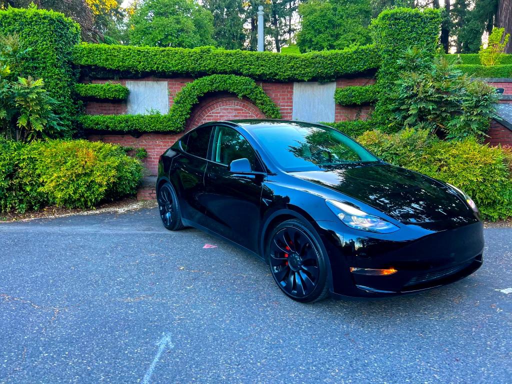 Tesla Model Y 2022 in Irvine, CA
