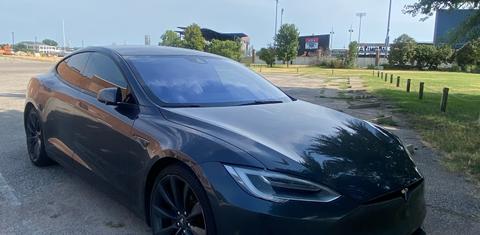 Tesla Model S 2016