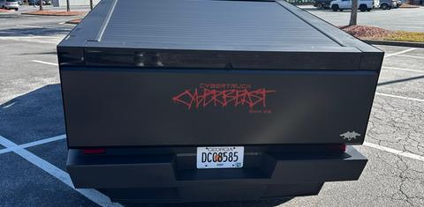 Tesla Cybertruck 2025