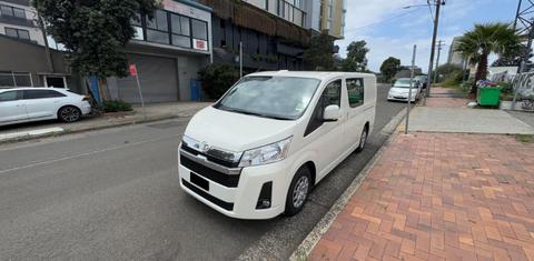 Toyota HIACE 2021