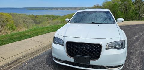 Chrysler 300 2017