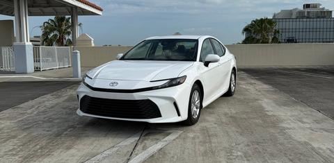 Toyota Camry Hybrid 2026