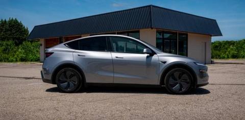 Tesla Model Y 2026