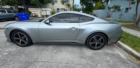 Ford Mustang 2024