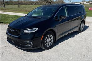 Chrysler Pacifica car