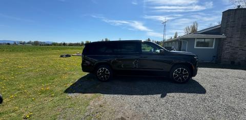 Chevrolet Suburban 2025