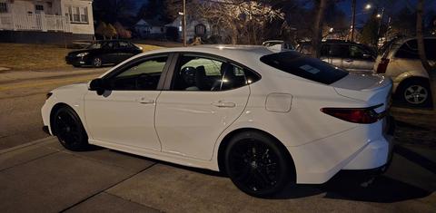 Toyota Camry Hybrid 2025