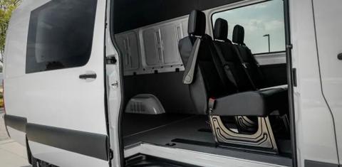Mercedes-Benz Sprinter Crew 2024
