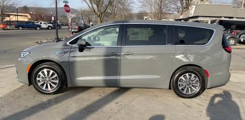 Chrysler Pacifica 2023
