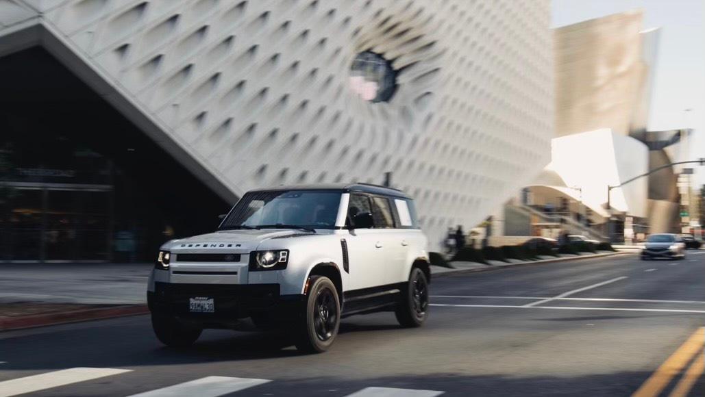 Land Rover Defender 2022 in 