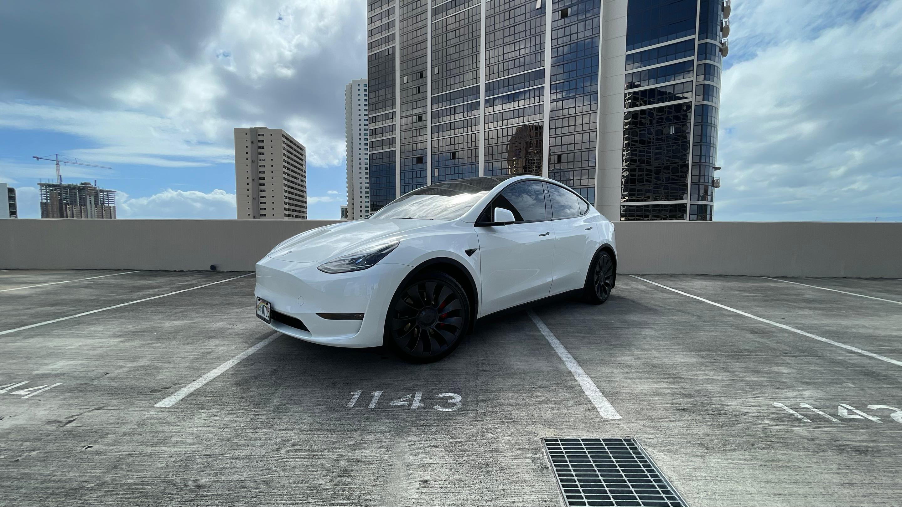 Tesla Model Y 2024 in Honolulu, HI