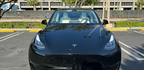 Tesla Model Y 2024