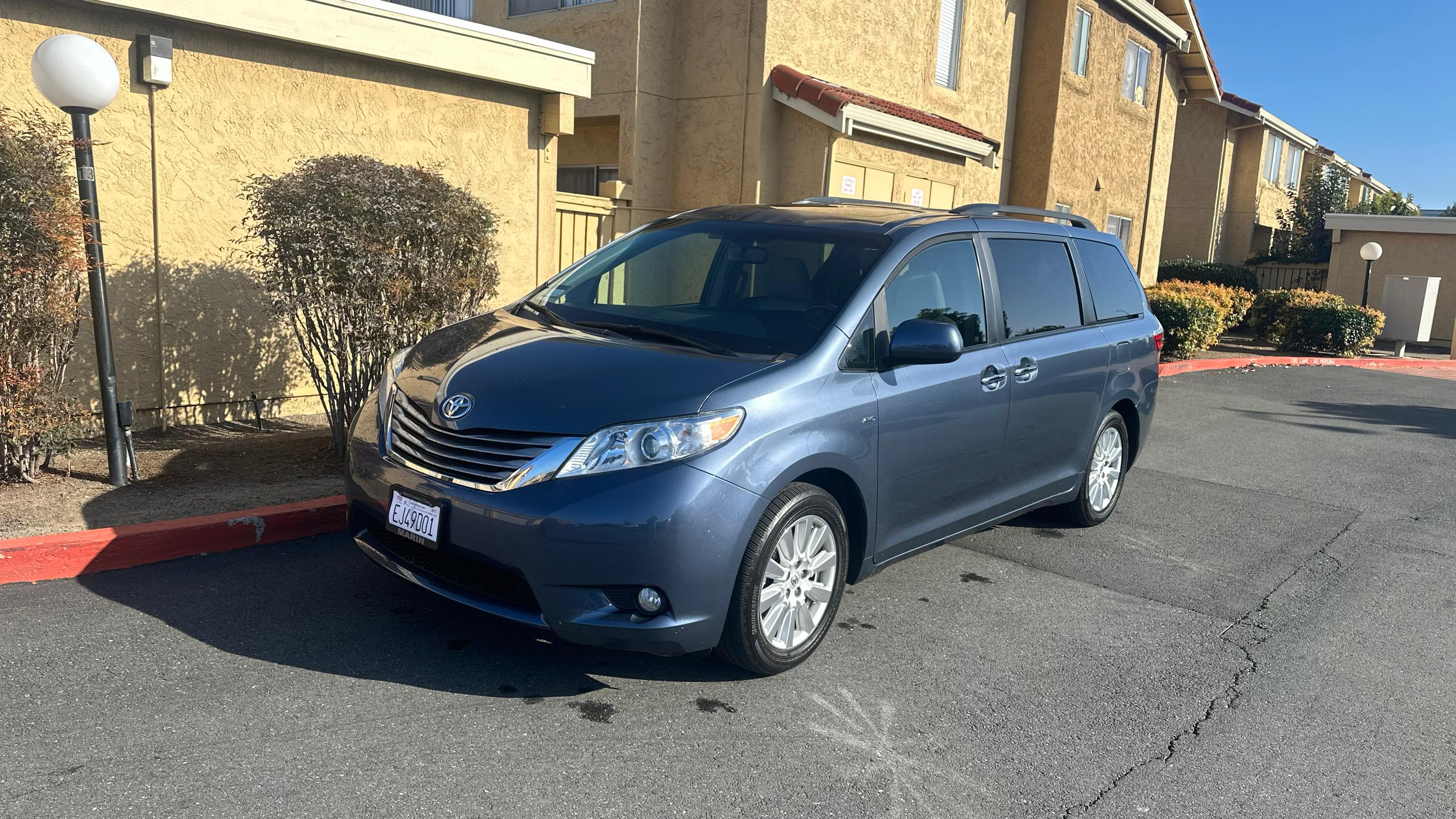 Toyota Sienna 2017 in 