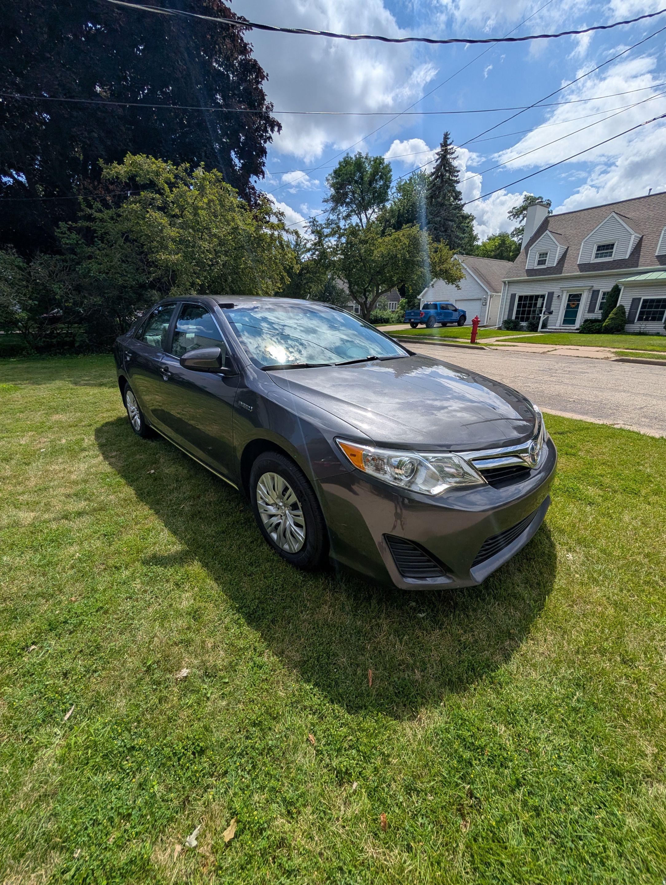 Toyota Camry Hybrid 2014 in Appleton, WI