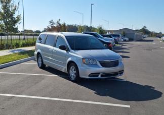 Chrysler Town & Country car