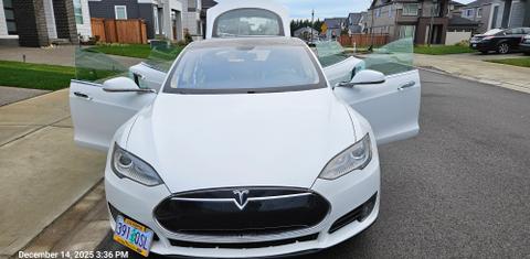 Tesla Model S 2013
