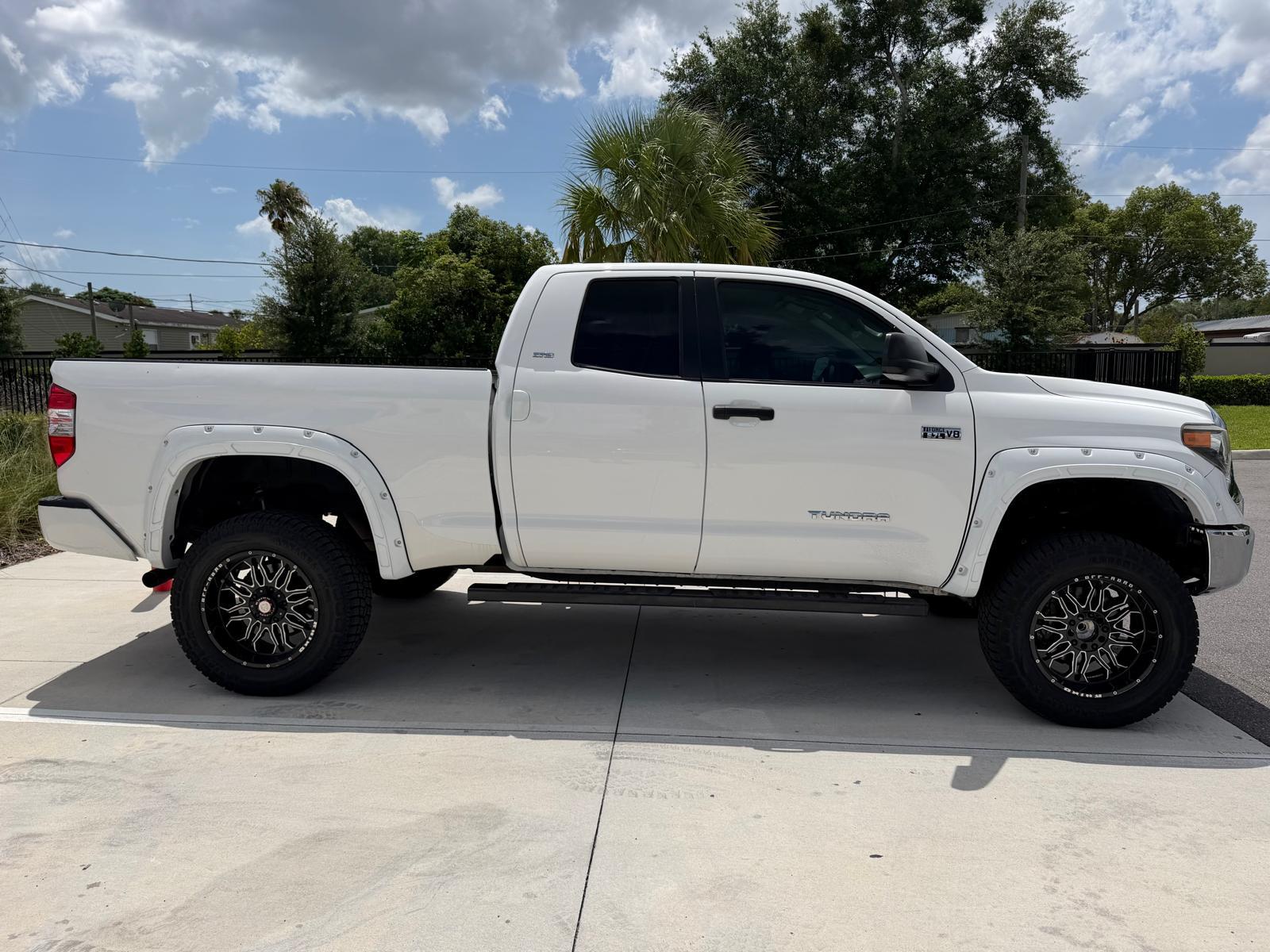 Toyota Tundra 2021 in 