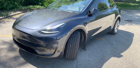 Tesla Model Y 2024