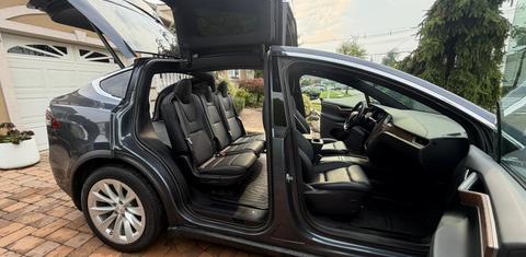 Tesla Model X 2020