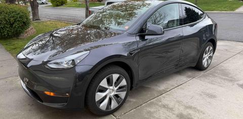 Tesla Model Y 2024