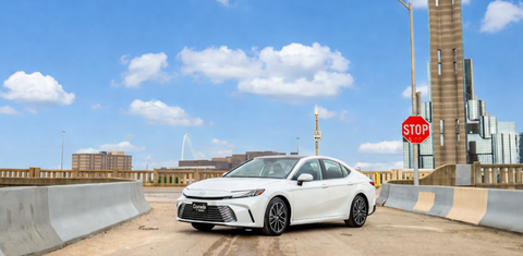 Toyota Camry Hybrid 2026