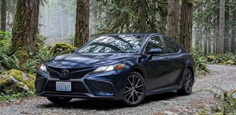 Toyota Camry 2021