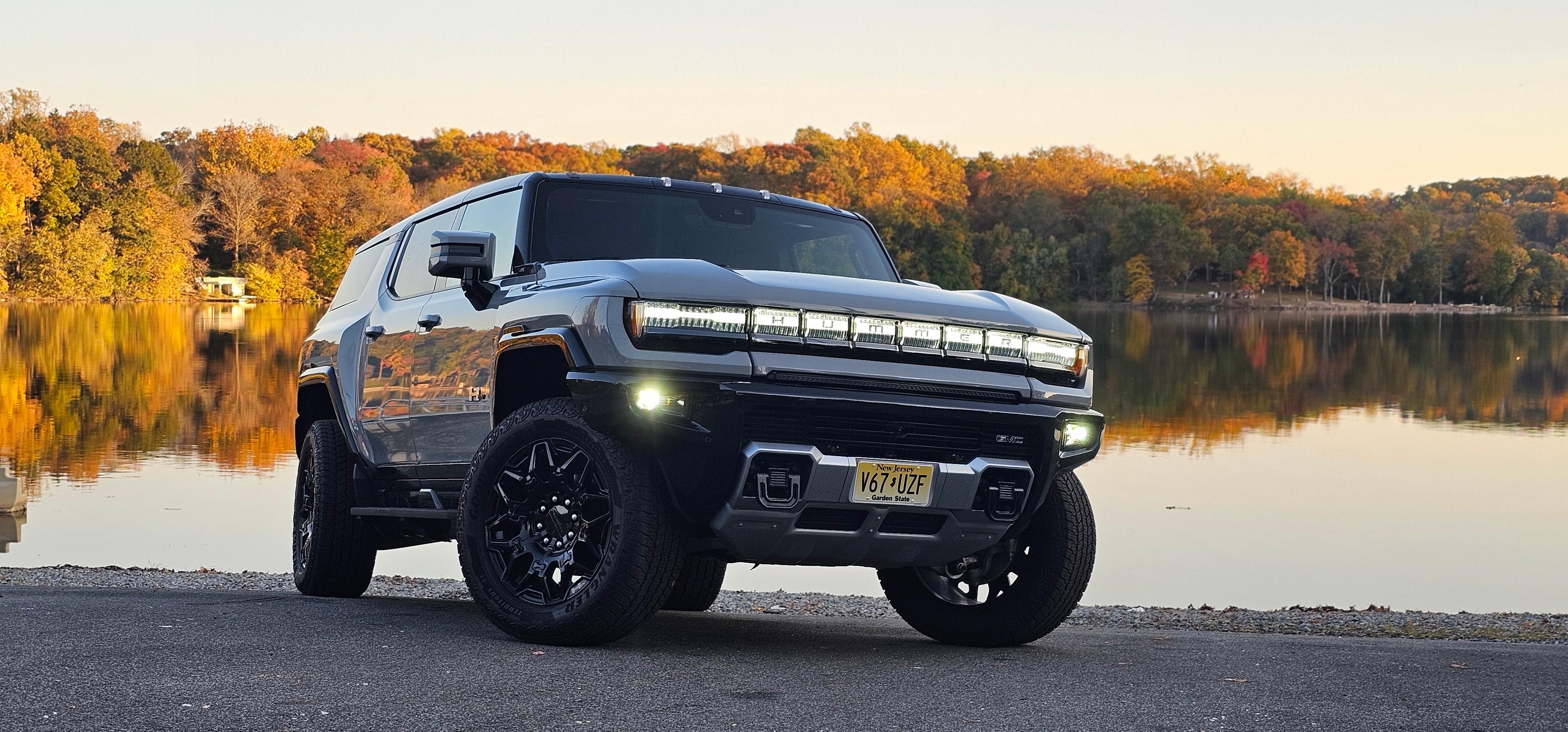 GMC HUMMER EV SUV 2024 in Pompton Lakes, NJ