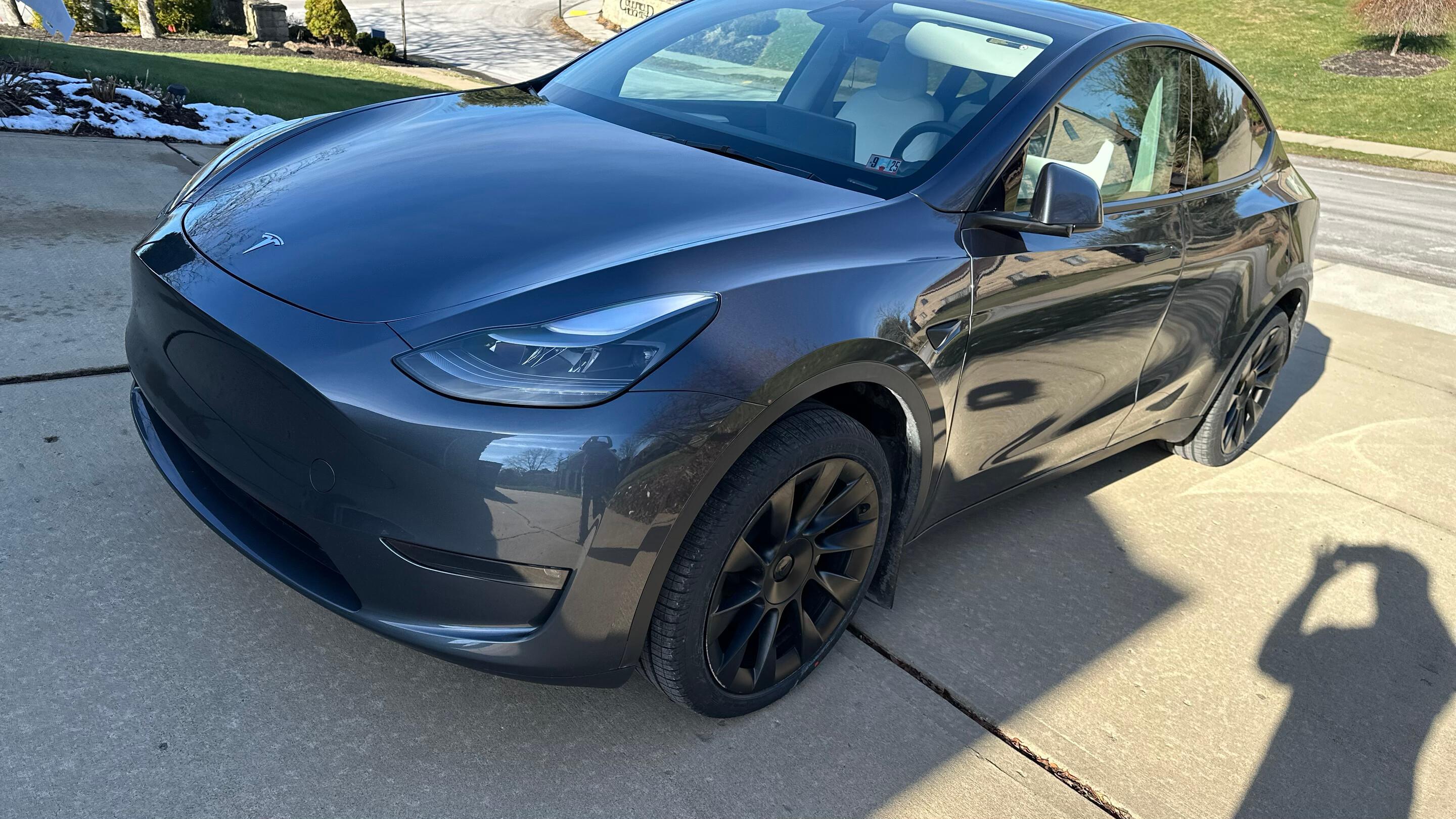 Tesla Model Y 2023 in Pine Township, PA