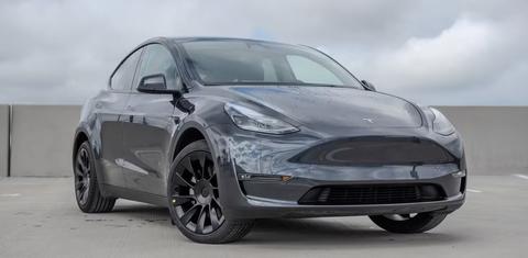 Tesla Model Y 2024