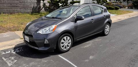 Toyota Prius c 2014