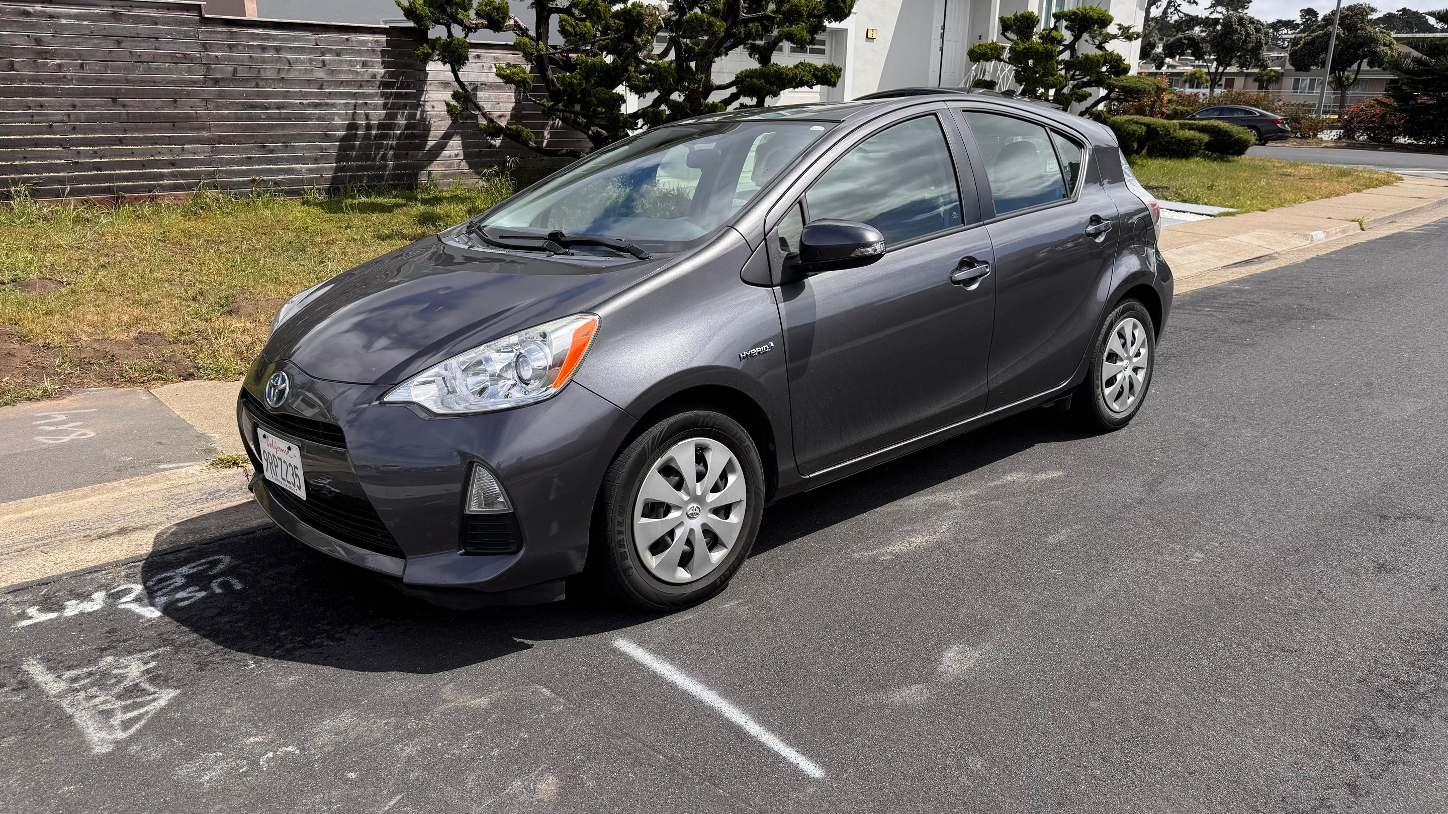 Toyota Prius c 2014 in 