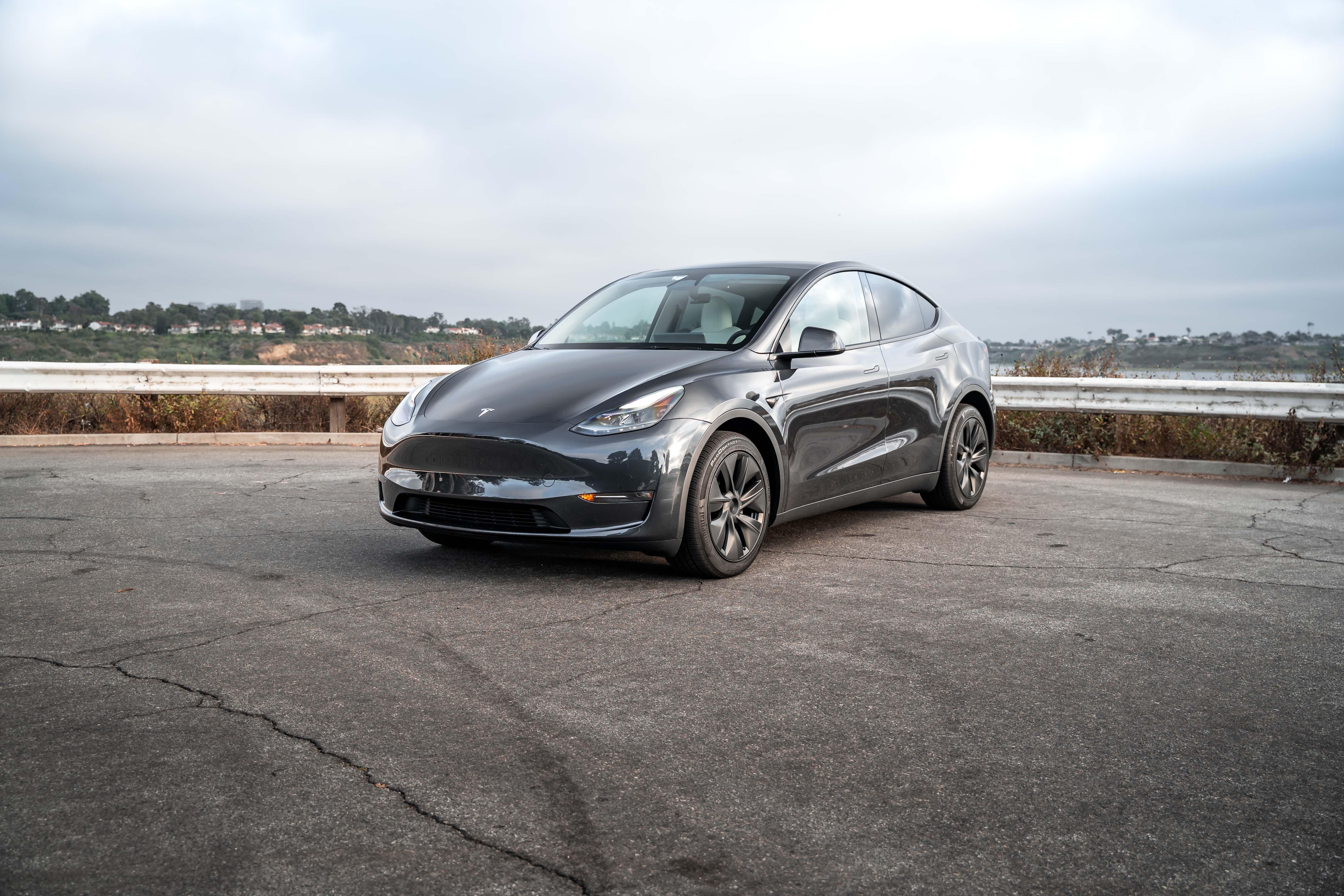 Tesla Model Y 2024 in Cerritos, CA