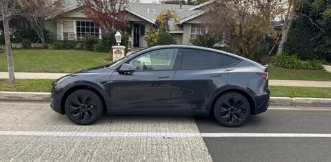 Tesla Model Y 2025