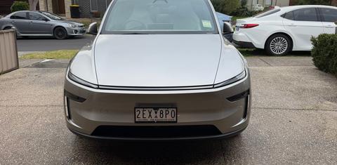 Tesla MODEL Y 2026