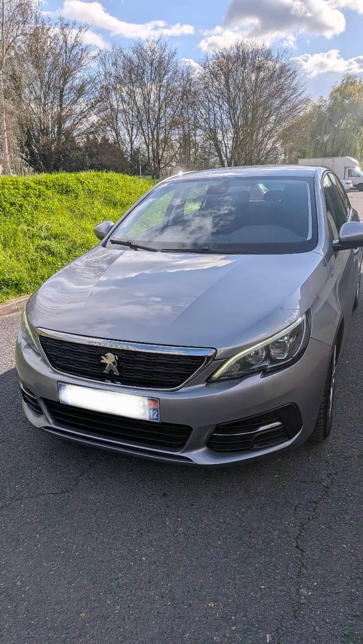 Peugeot 308 2018 à Cergy