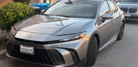 Toyota Camry Hybrid 2026