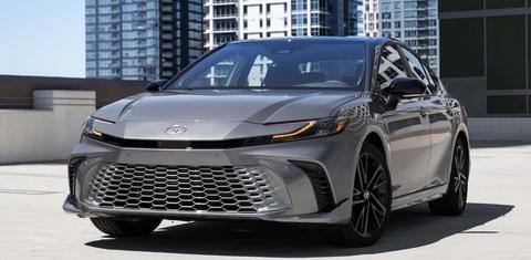Toyota Camry Hybrid 2025