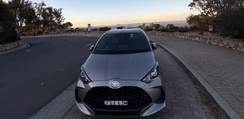 Toyota YARIS 2024